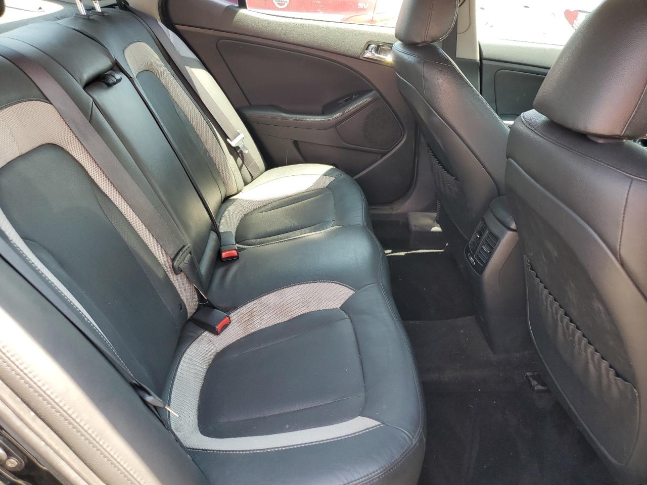 KNAGR4A6XB5176975 2011 Kia Optima Sx