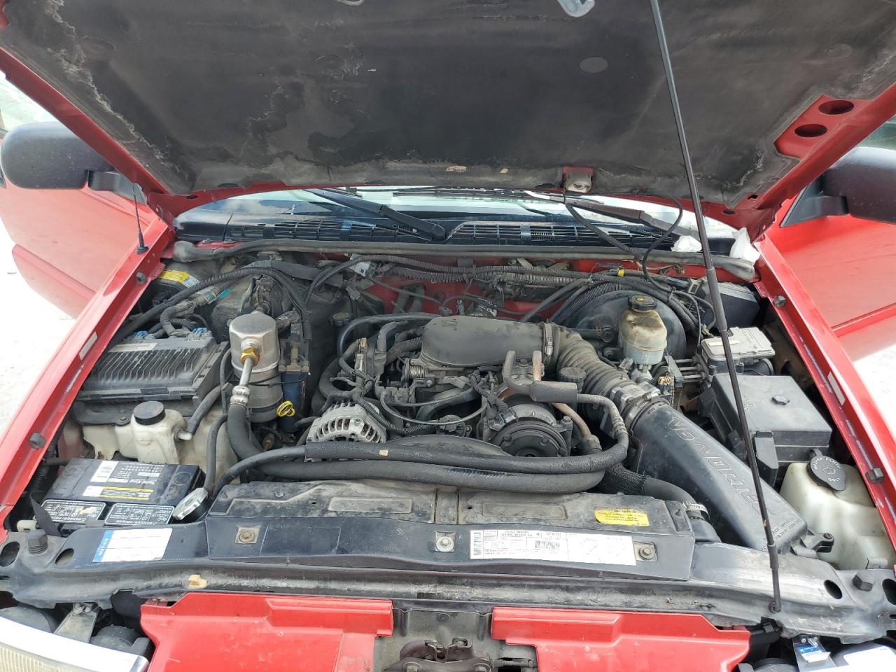 1GNCT18W9YK102147 2000 Chevrolet Blazer