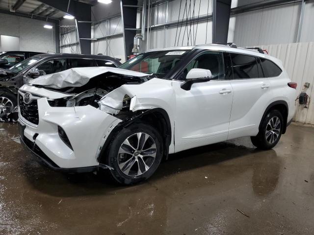 VIN 5TDGZRBH6NS252996 2022 Toyota Highlander, Xle no.1