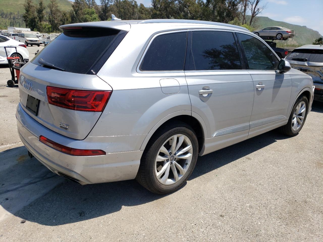 WA1LAAF77HD009345 2017 Audi Q7 Premium Plus