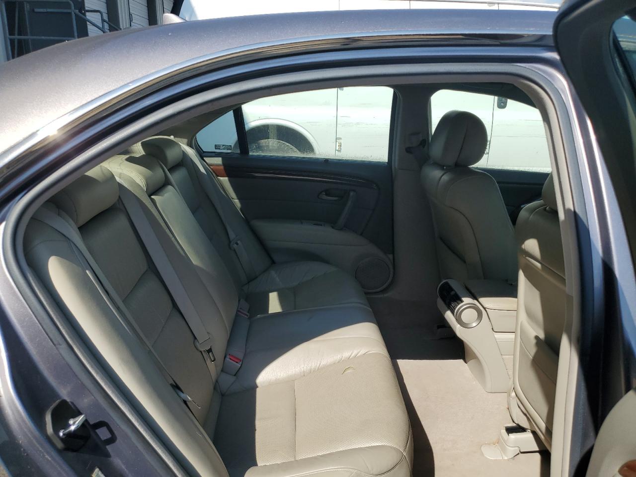 JH4KB165X5C013239 2005 Acura Rl