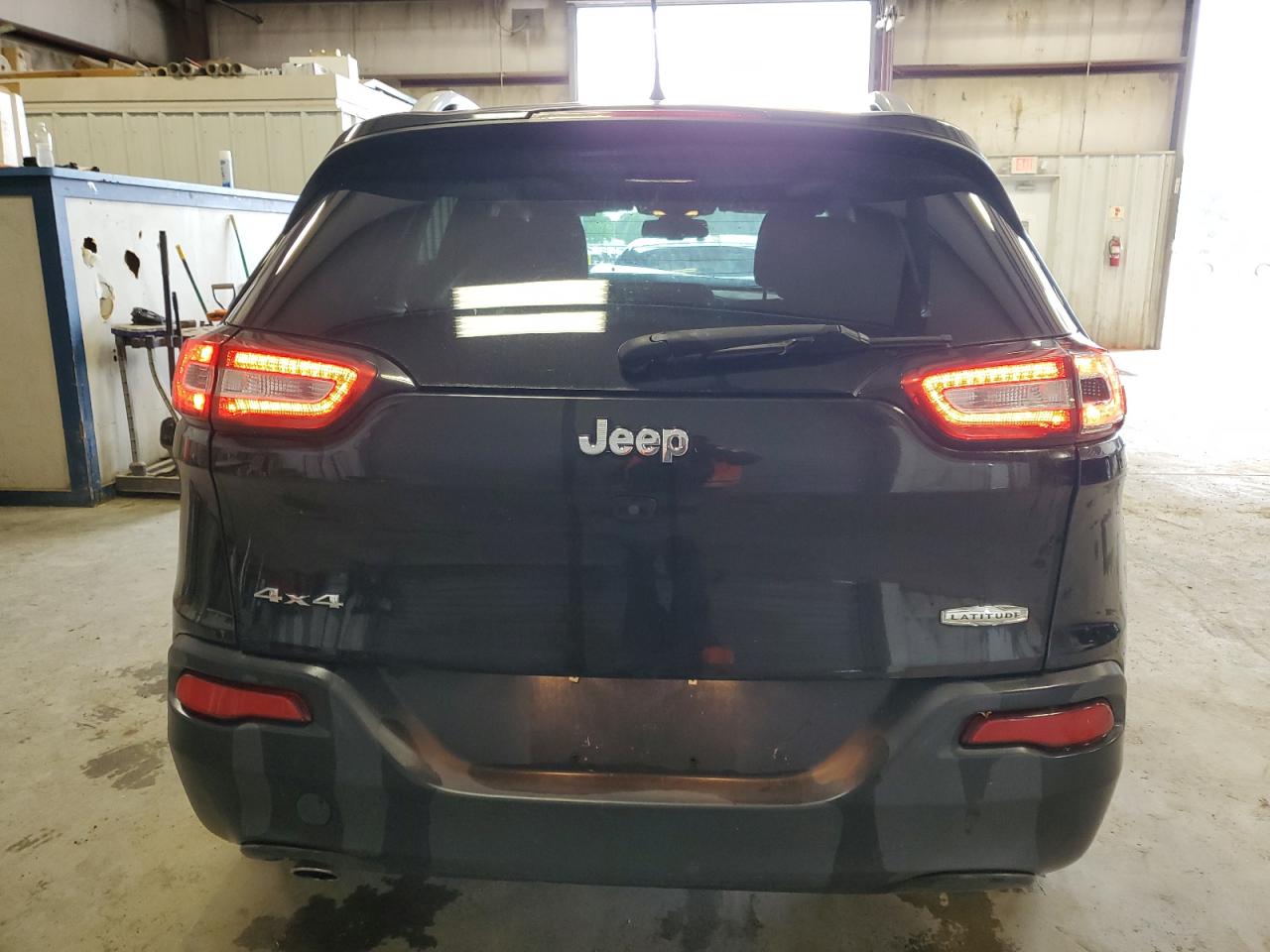 2016 Jeep Cherokee Latitude vin: 1C4PJMCB3GW270511