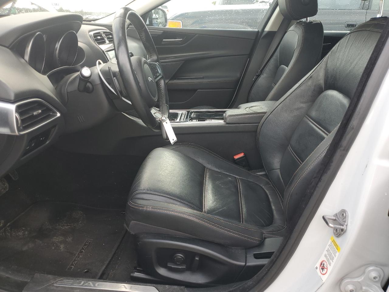 SAJAE4FX6JCP37450 2018 Jaguar Xe Prestige