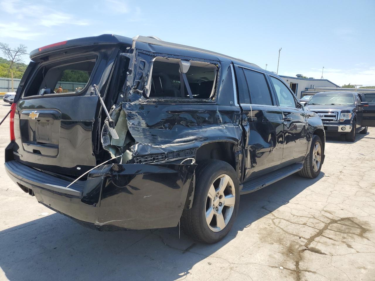 2016 Chevrolet Suburban C1500 Lt vin: 1GNSCHKC9GR249240