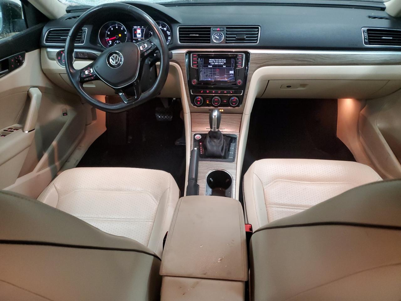 1VWGT7A39HC021945 2017 Volkswagen Passat Se