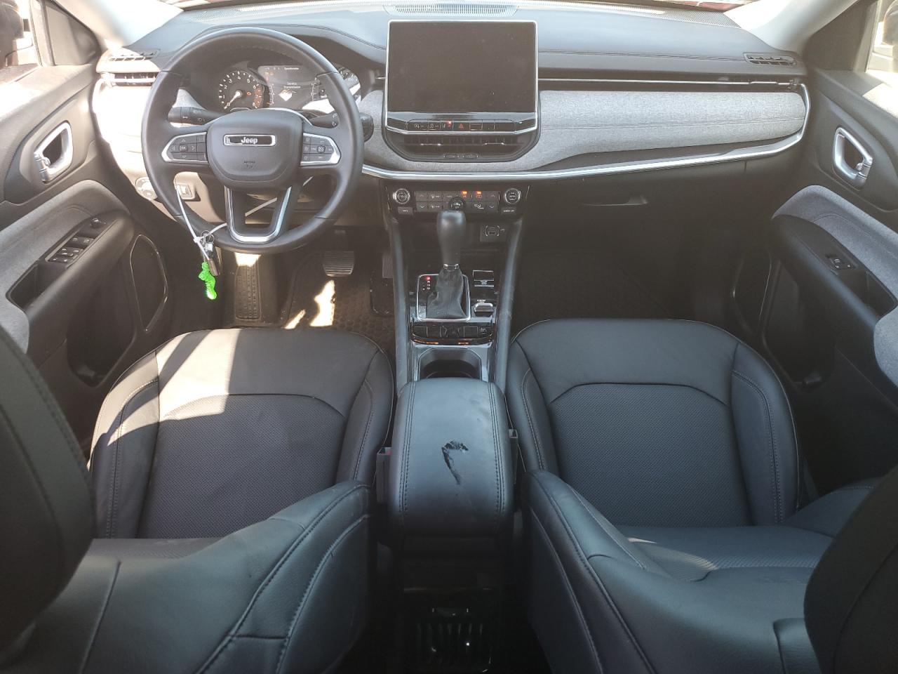 3C4NJDFB9NT201103 2022 Jeep Compass Latitude Lux