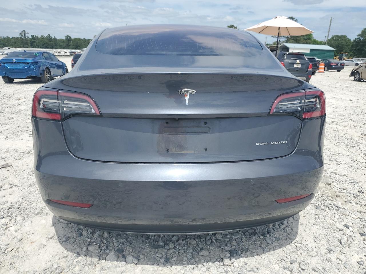 5YJ3E1EB0JF128529 2018 Tesla Model 3