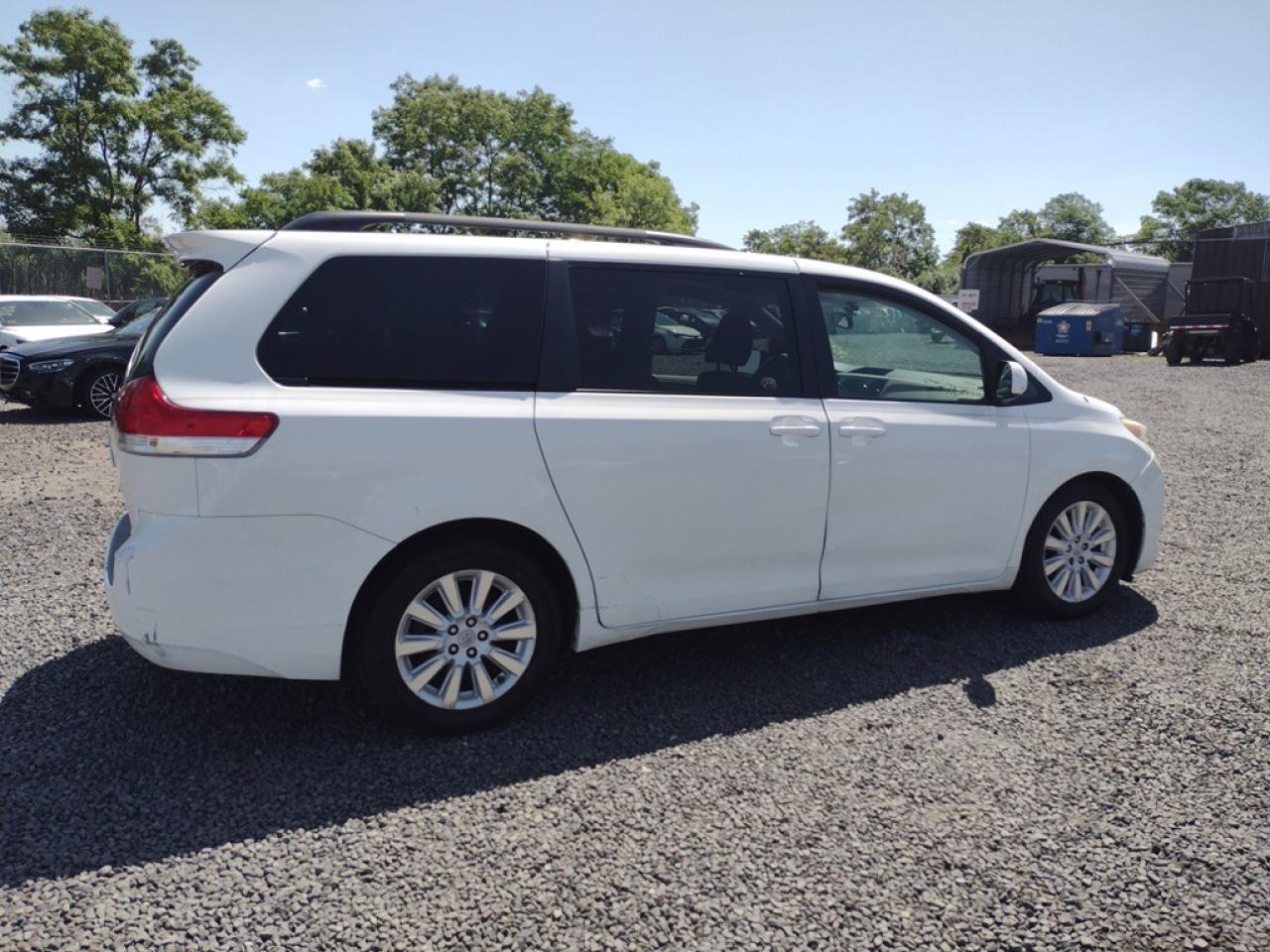 2012 Toyota Sienna Xle vin: 5TDDK3DCXCS038497