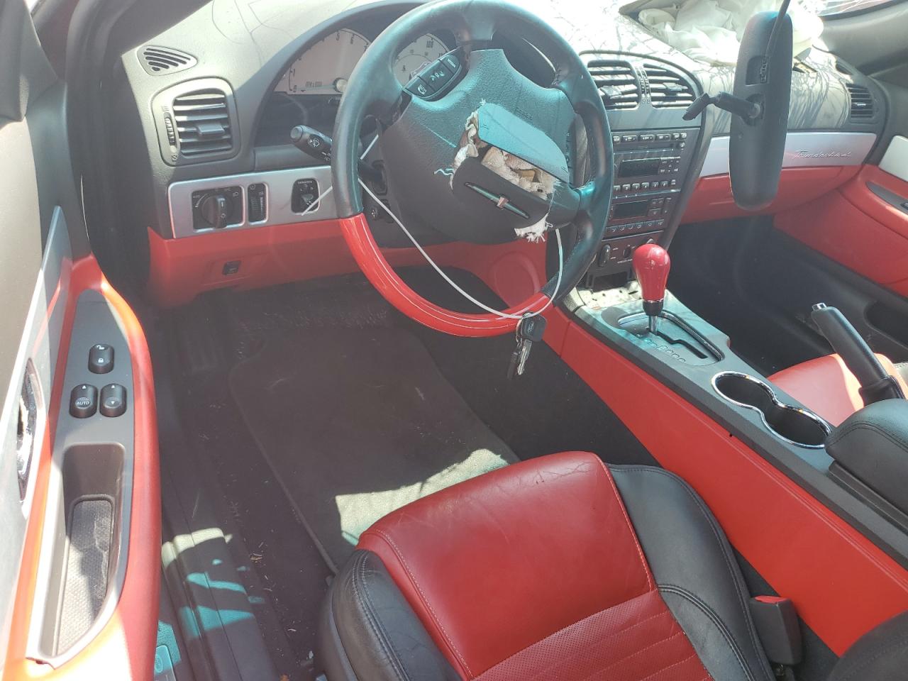 1FAHP60A32Y127233 2002 Ford Thunderbird