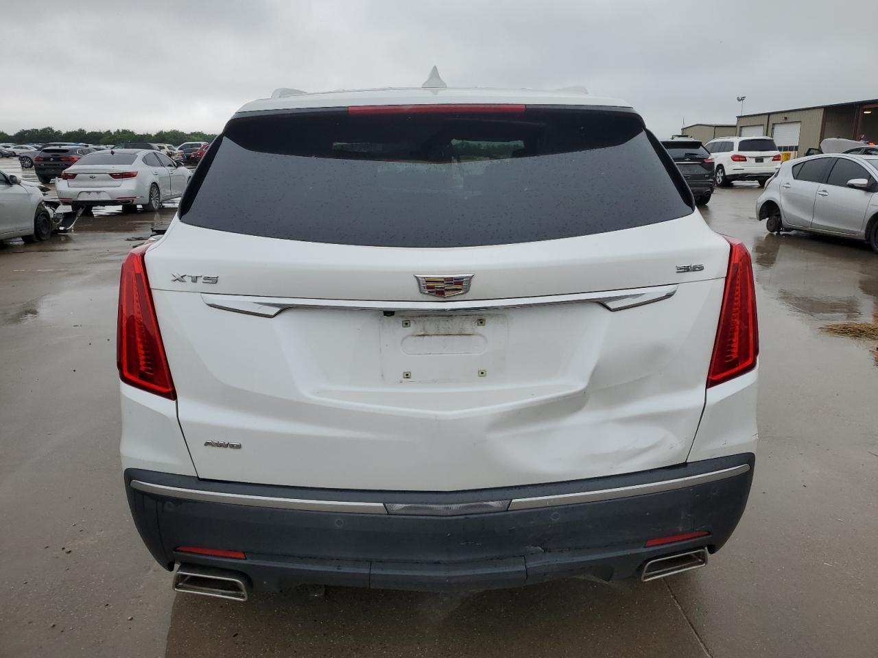 1GYKNDRS5HZ238269 2017 Cadillac Xt5 Luxury