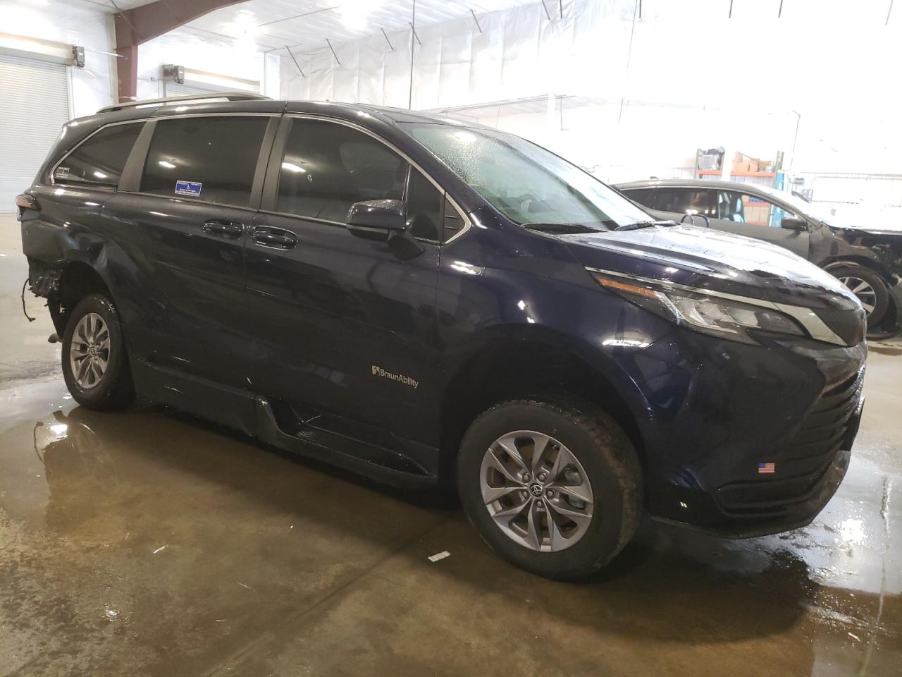 5TDKRKEC0NS077209 2022 Toyota Sienna Le