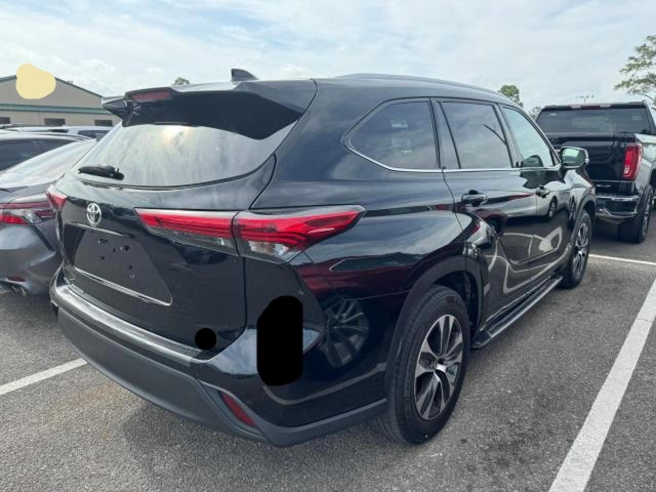 2022 Toyota Highlander Xle vin: 5TDHZRAHXNS132575