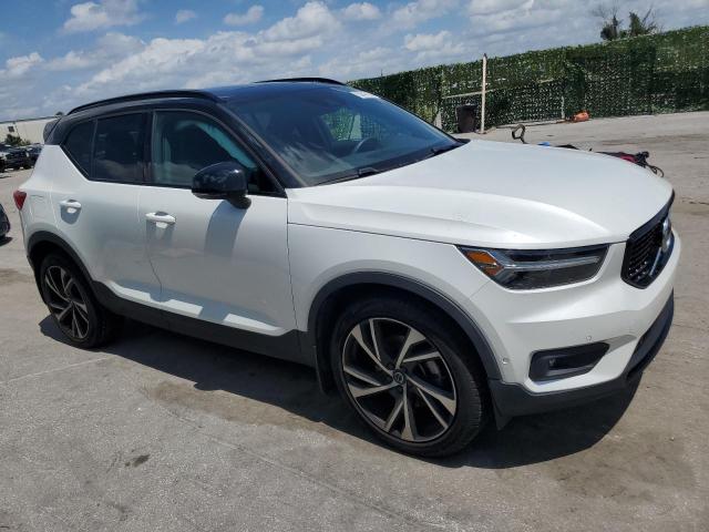 2019 Volvo Xc40 T5 R-Design VIN: YV4162UM2K2109611 Lot: 59471614