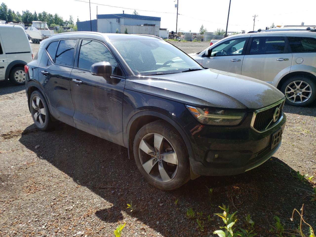 Lot #2641032176 2021 VOLVO XC40 T5 MO