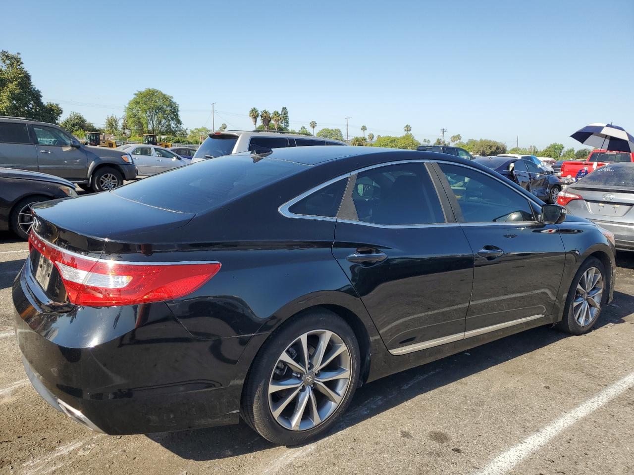 Lot #2774176357 2017 HYUNDAI AZERA