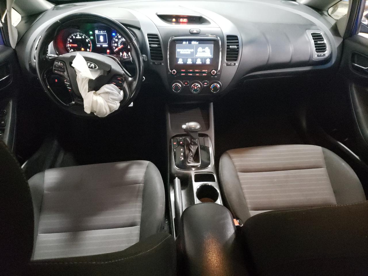 3KPFL4A75JE192349 2018 Kia Forte Lx