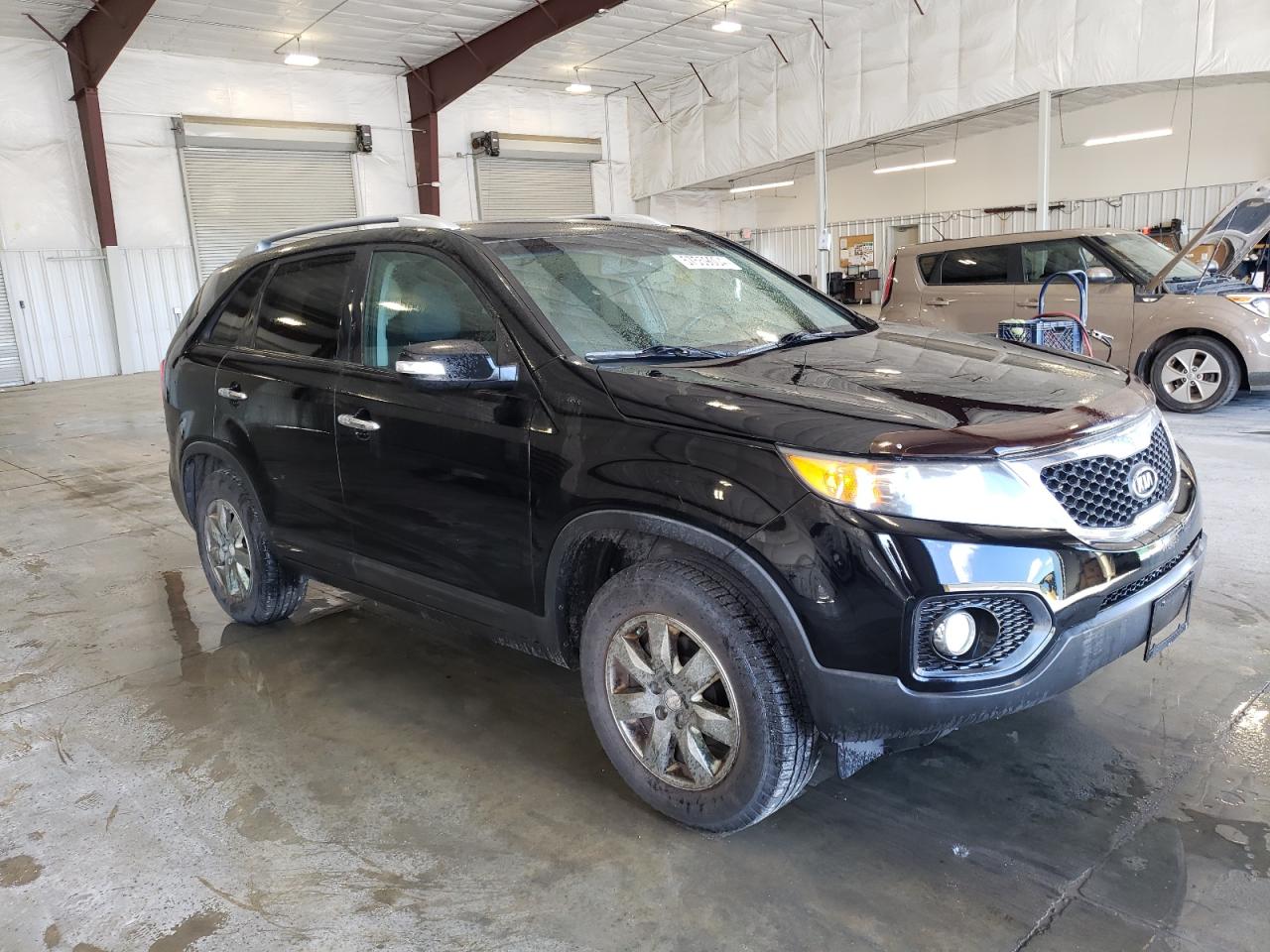 5XYKT3A13BG124477 2011 Kia Sorento Base