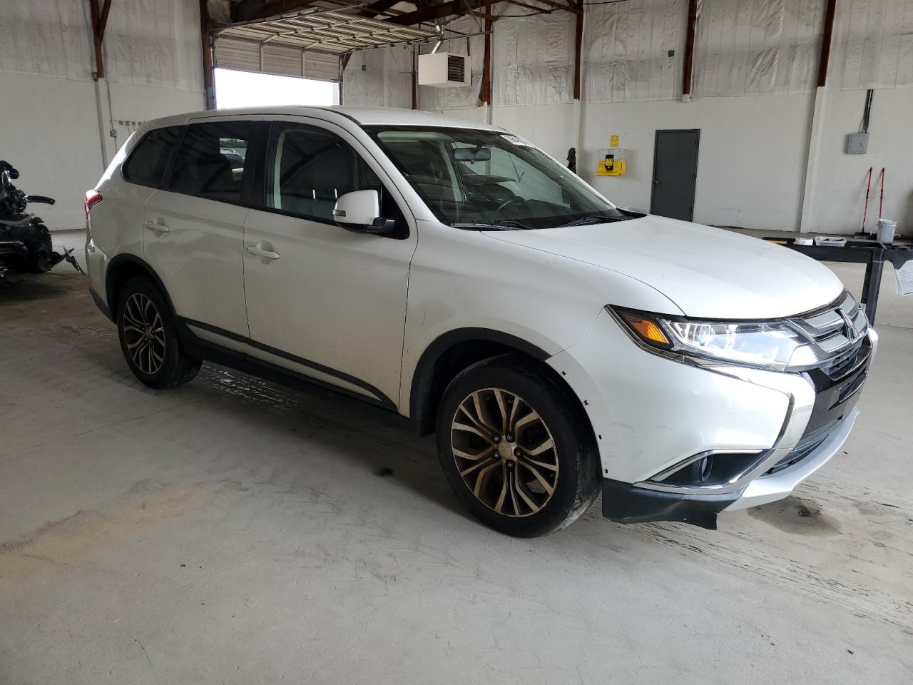 2018 Mitsubishi Outlander Se vin: JA4AD3A37JZ000622