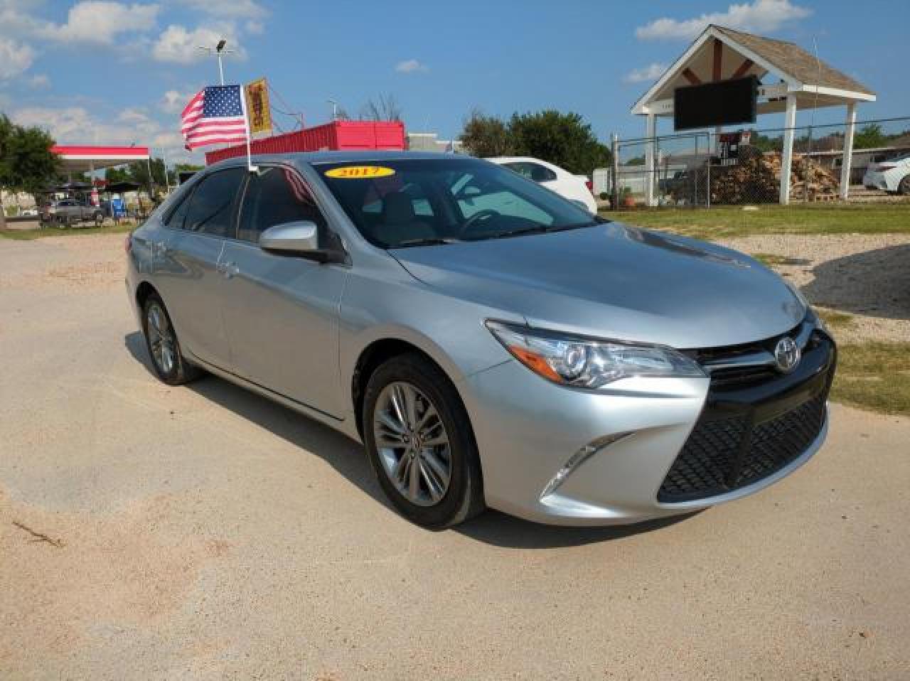 2017 Toyota Camry Le vin: 4T1BF1FK5HU400741