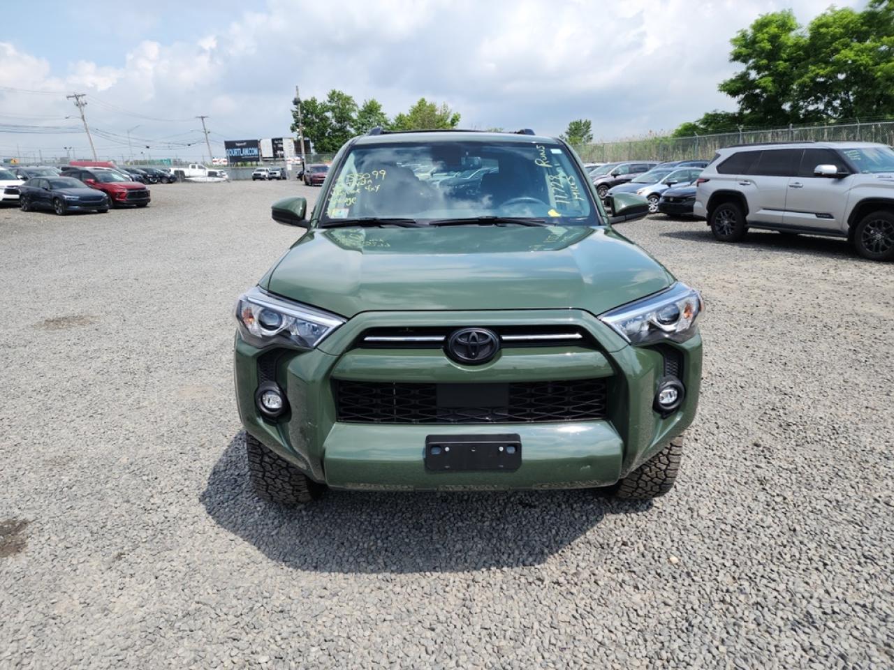 2022 Toyota 4Runner Trail vin: JTETU5JR9N6082614