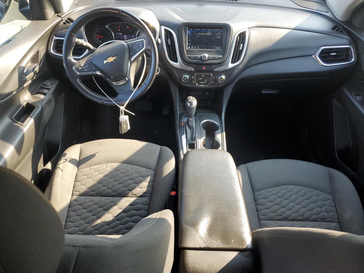 2GNAXTEV4K6135425 2019 Chevrolet Equinox Lt