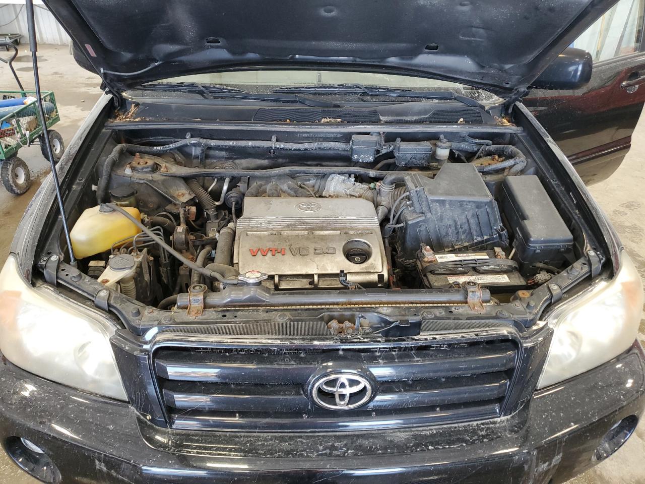 JTEEP21A840038002 2004 Toyota Highlander