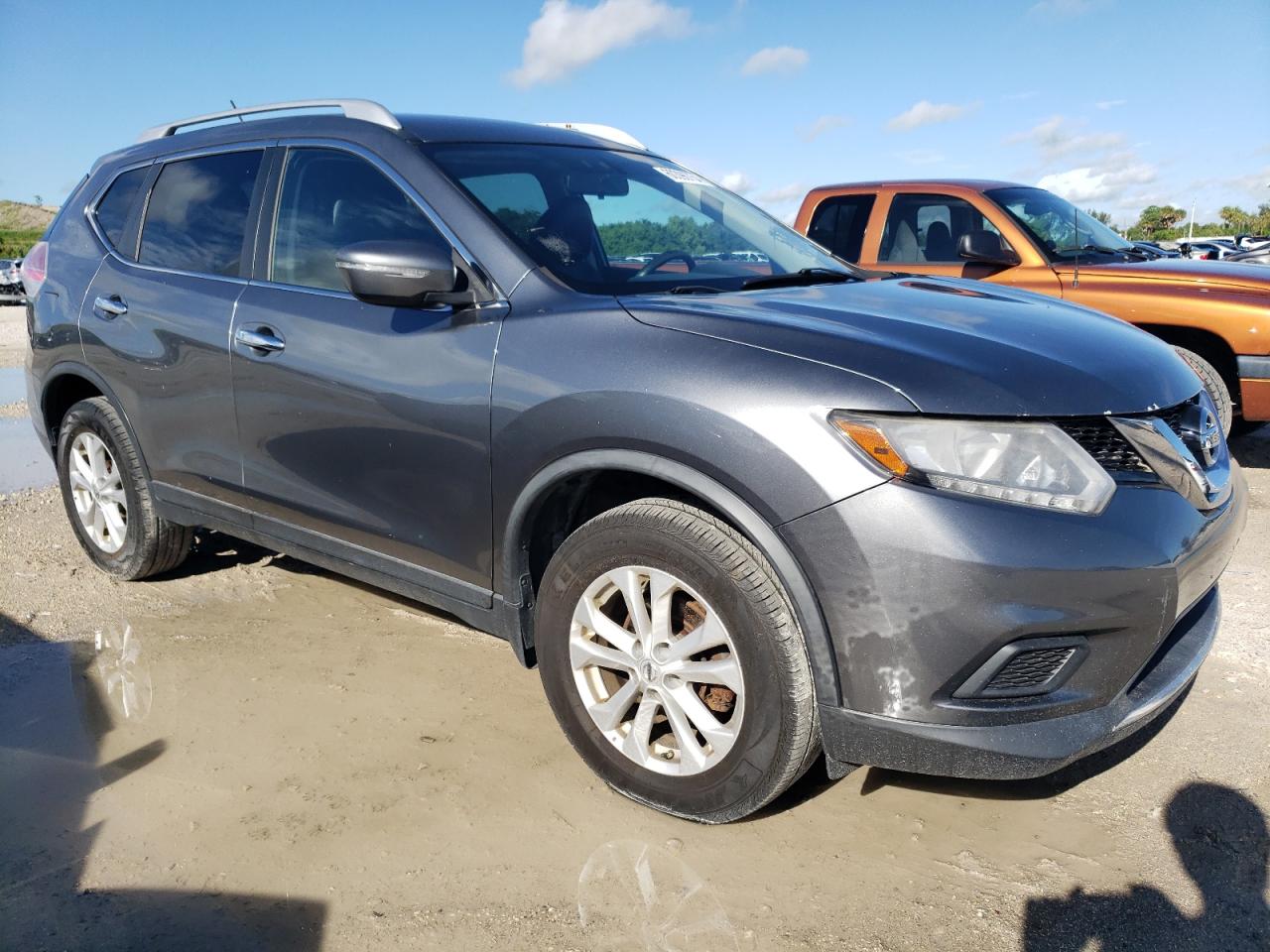 2015 Nissan Rogue S vin: KNMAT2MV7FP574432