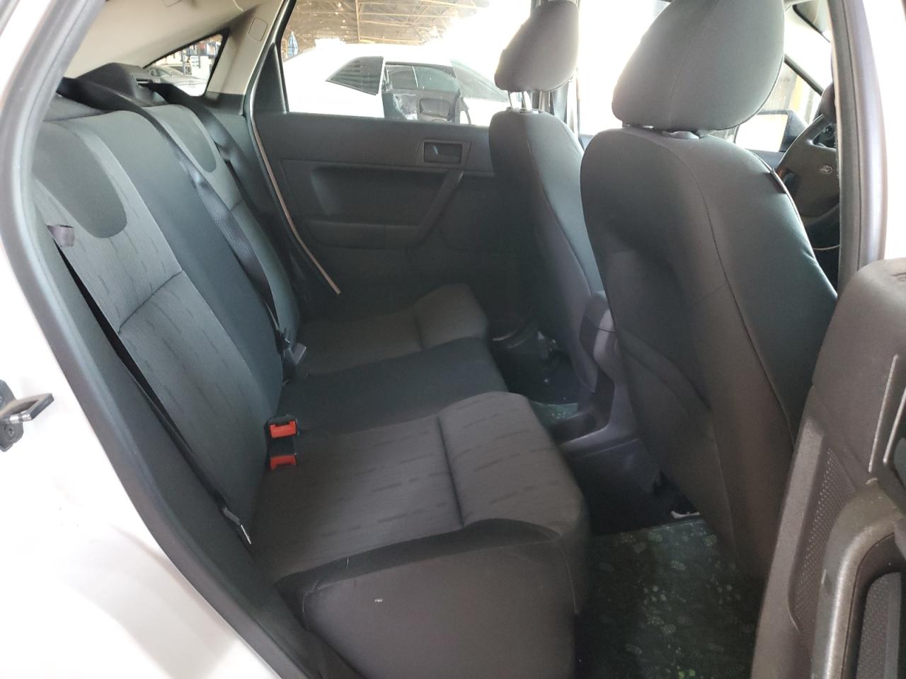 1FAHP35N28W120398 2008 Ford Focus Se