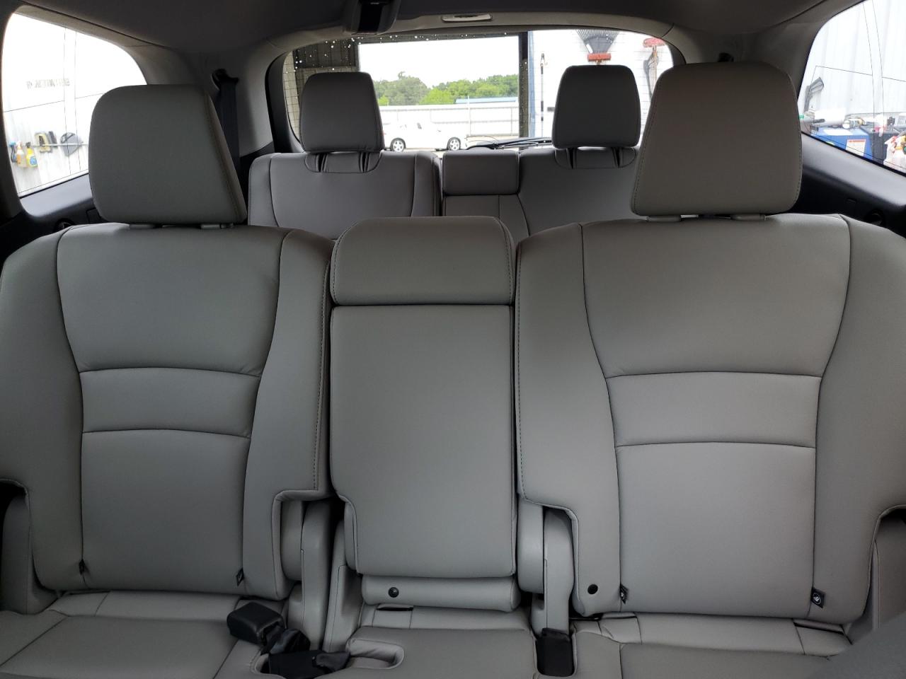 5FNYF5H96HB001555 2017 Honda Pilot Touring