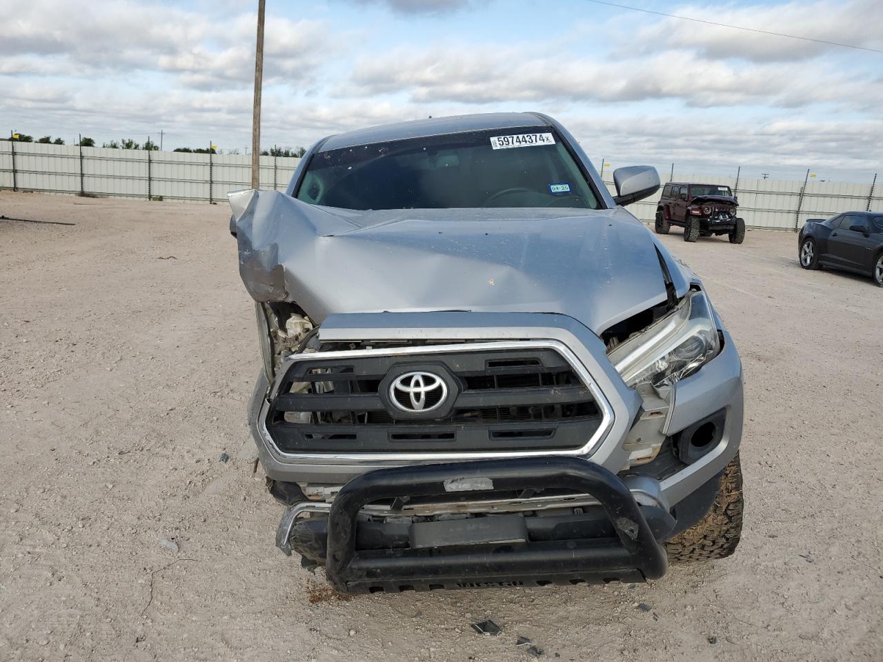 2017 Toyota Tacoma Double Cab vin: 5TFCZ5AN0HX078811