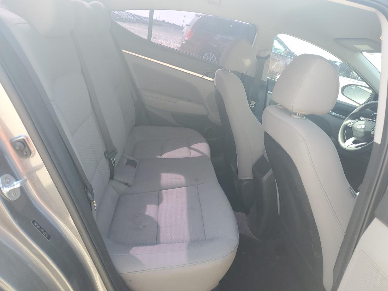 5NPD84LFXKH409386 2019 Hyundai Elantra Sel