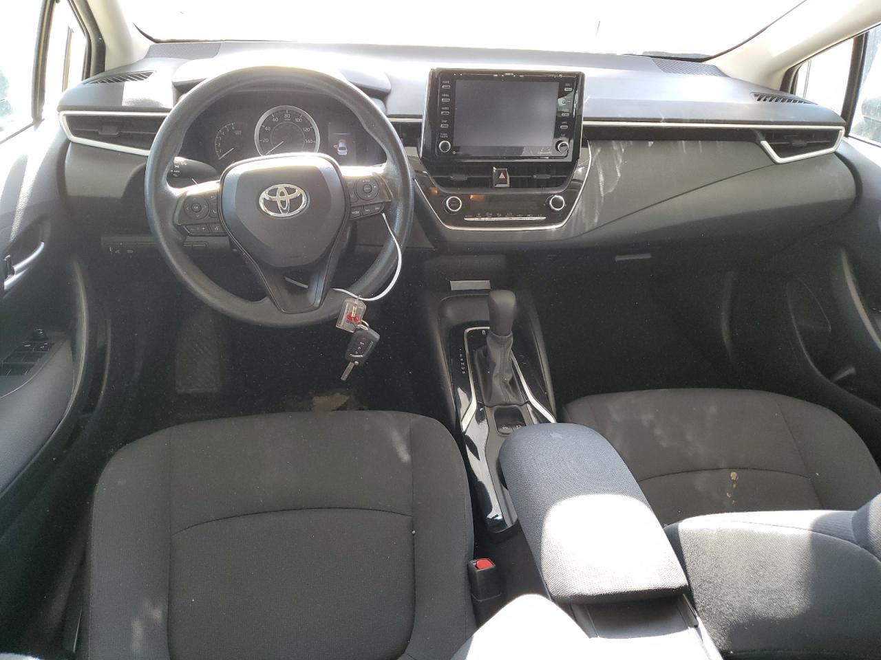 5YFEPMAE8MP205824 2021 Toyota Corolla Le