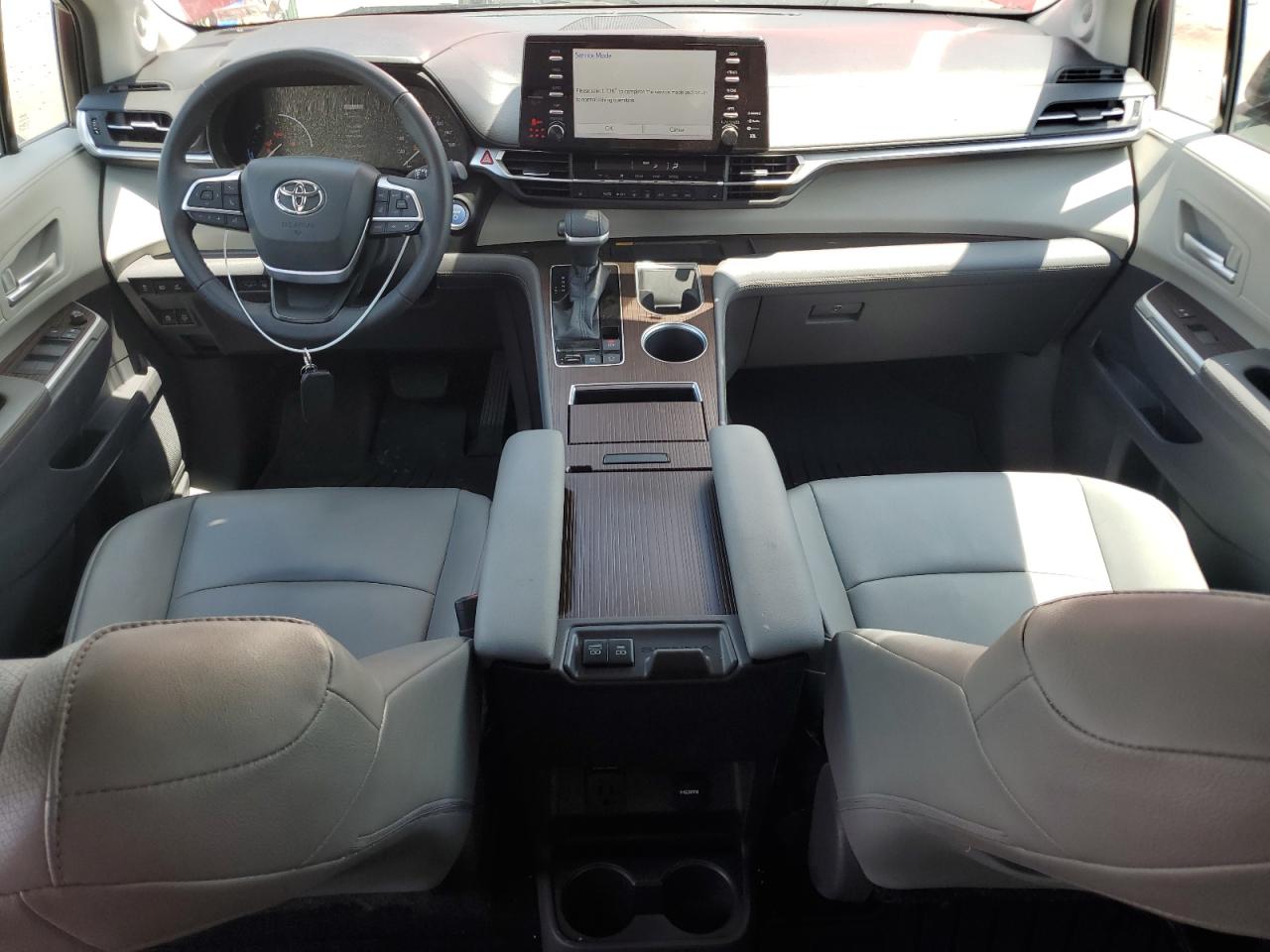 5TDJRKEC2MS035599 2021 Toyota Sienna Xle