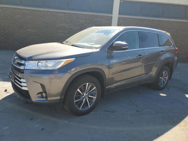 VIN 5TDJGRFH5KS063872 2019 Toyota Highlander, Hybrid no.1