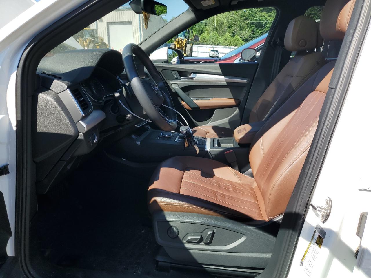 WA1ANAFY2J2052142 2018 Audi Q5 Premium