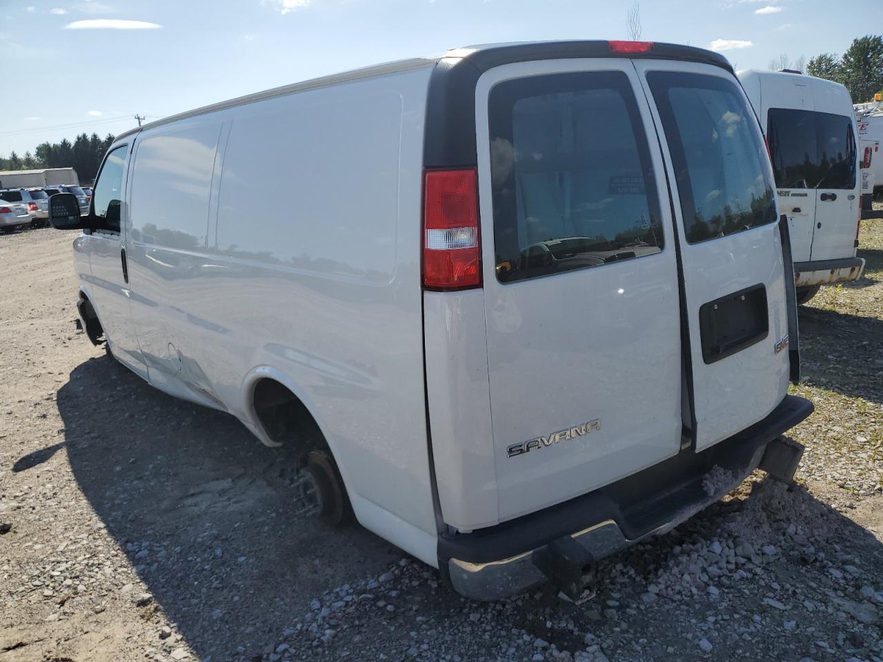 2022 GMC Savana G2500 vin: 1GTW7AFP4N1188765