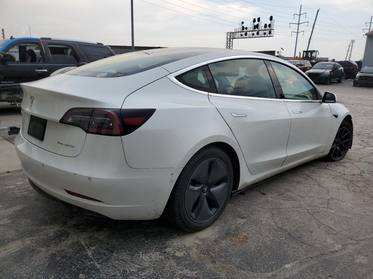 5YJ3E1EB0KF433241 2019 Tesla Model 3