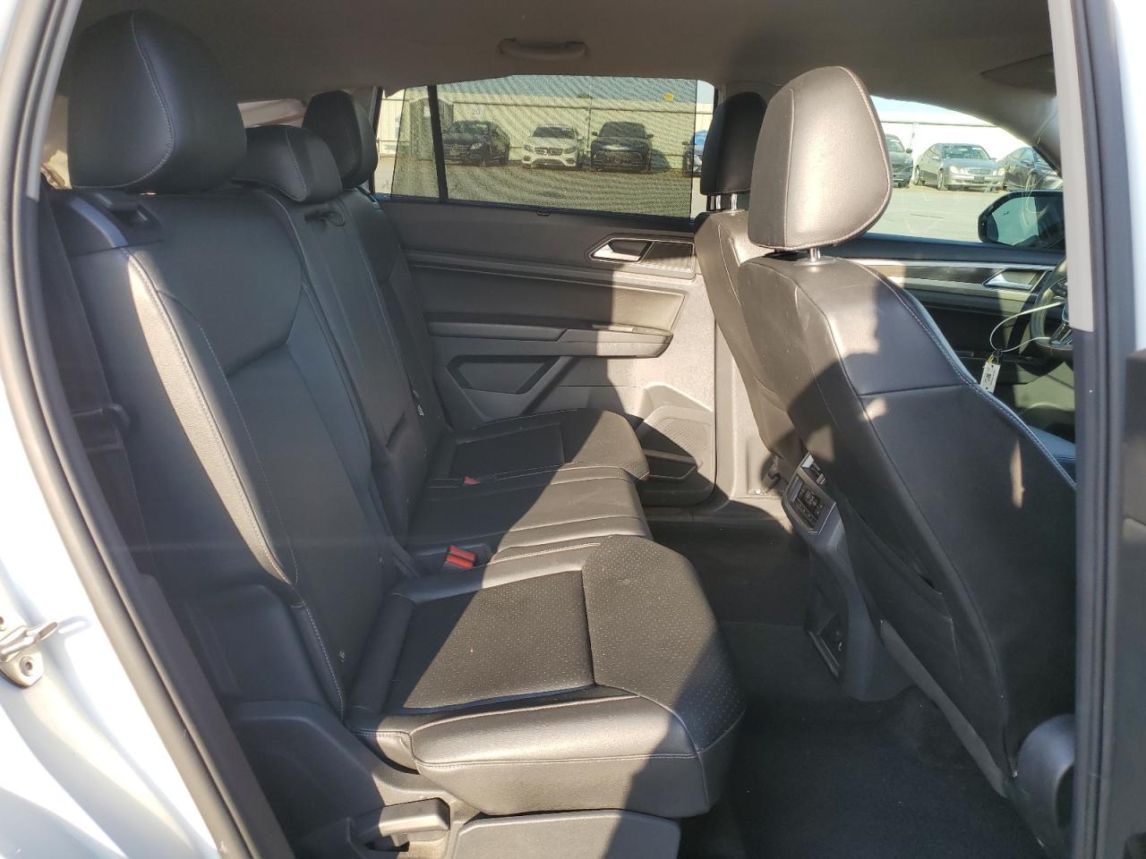 1V2DR2CA8JC581060 2018 Volkswagen Atlas Se