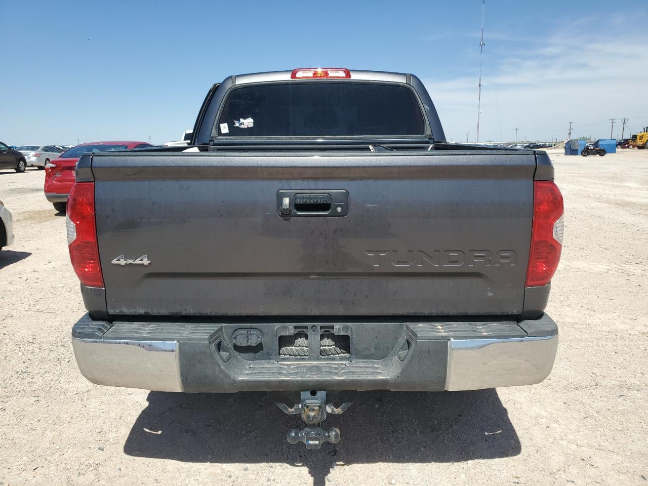 5TFDW5F18HX637606 2017 Toyota Tundra Crewmax Sr5