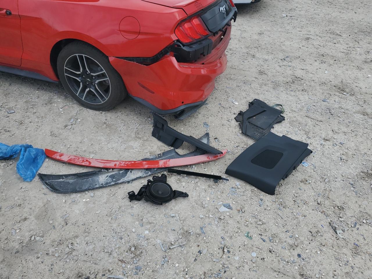 1FATP8UH7J5124476 2018 Ford Mustang