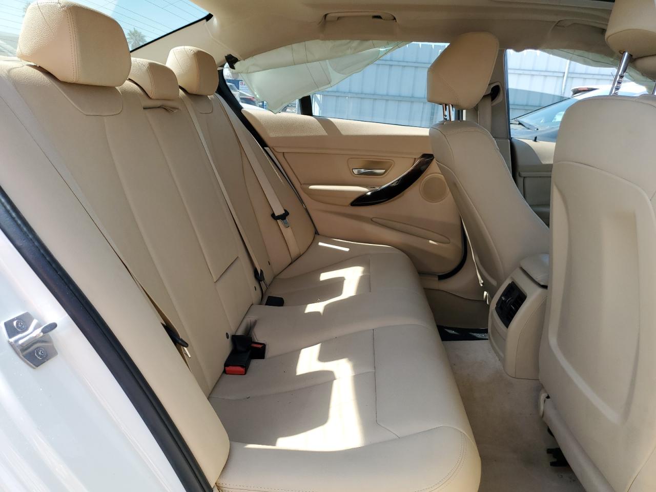 WBA3B1C50EP680871 2014 BMW 320 I