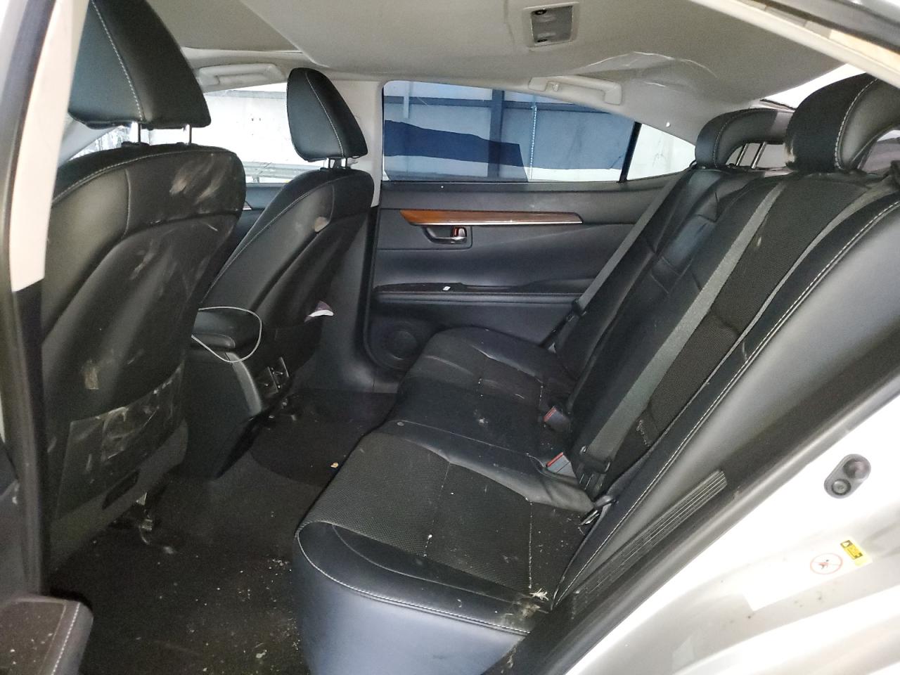 JTHBW1GG0E2050018 2014 Lexus Es 300H