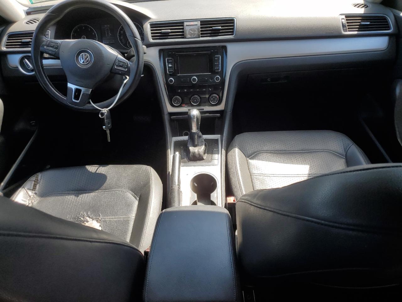 1VWBP7A33DC091398 2013 Volkswagen Passat Se