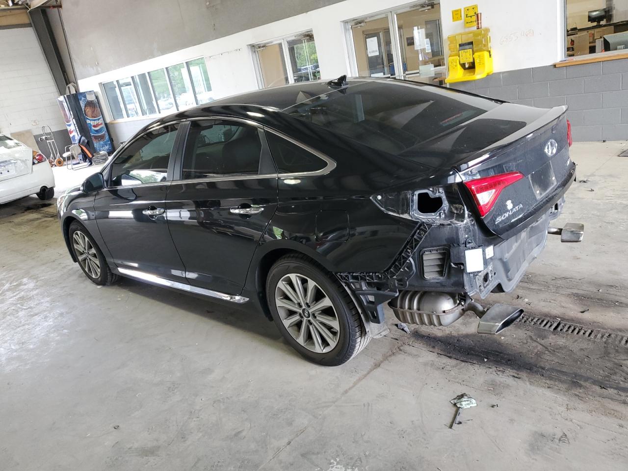 2016 Hyundai Sonata Sport vin: 5NPE34AF1GH430737