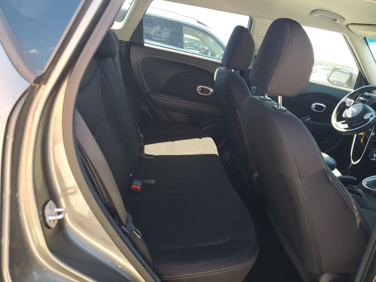 KNDJN2A25G7306887 2016 Kia Soul
