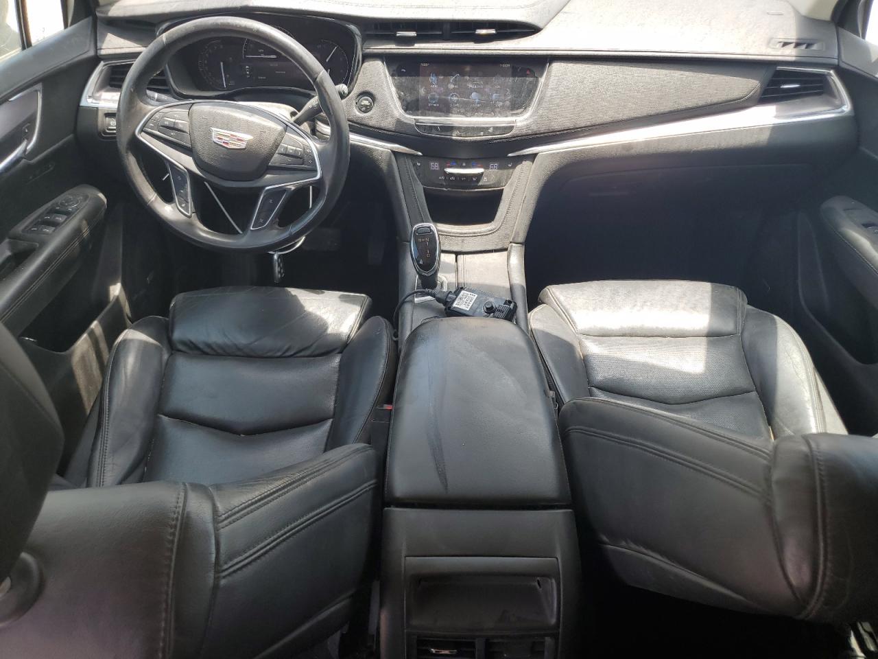 1GYKNBRS6HZ165997 2017 Cadillac Xt5 Luxury