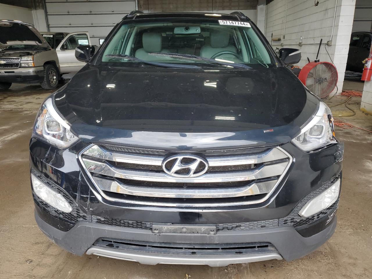 2014 Hyundai Santa Fe Sport vin: 5XYZUDLB3EG201084