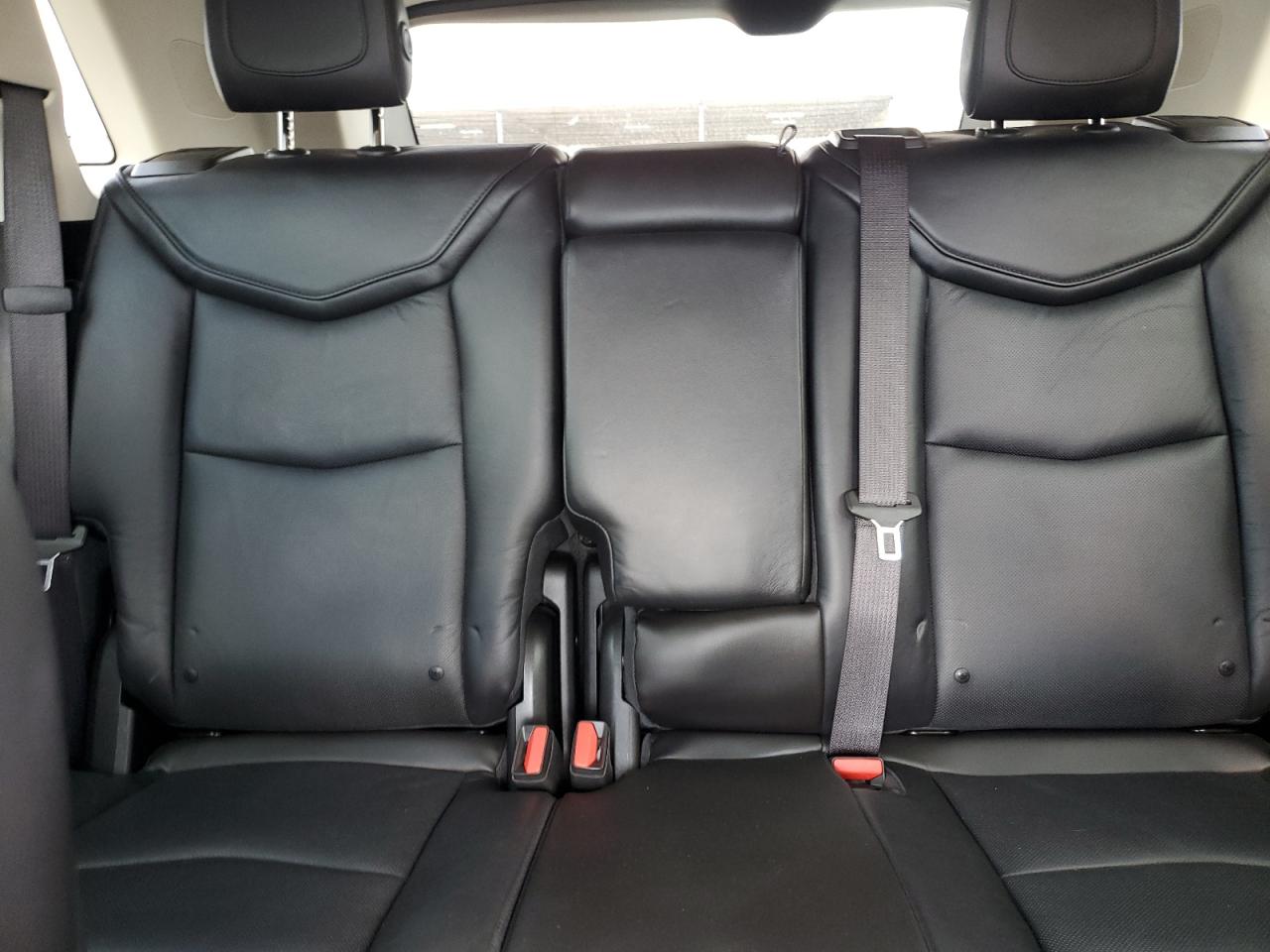 1GYKNDRS8HZ231333 2017 Cadillac Xt5 Luxury