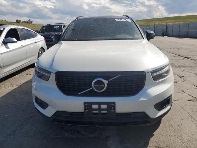 2021 Volvo Xc40 T5 R-Design VIN: YV4162UM1M2515544 Lot: 59887494