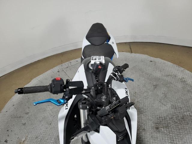 2023 SUZUKI MOTORCYCLE JS1EM11B2P7100130